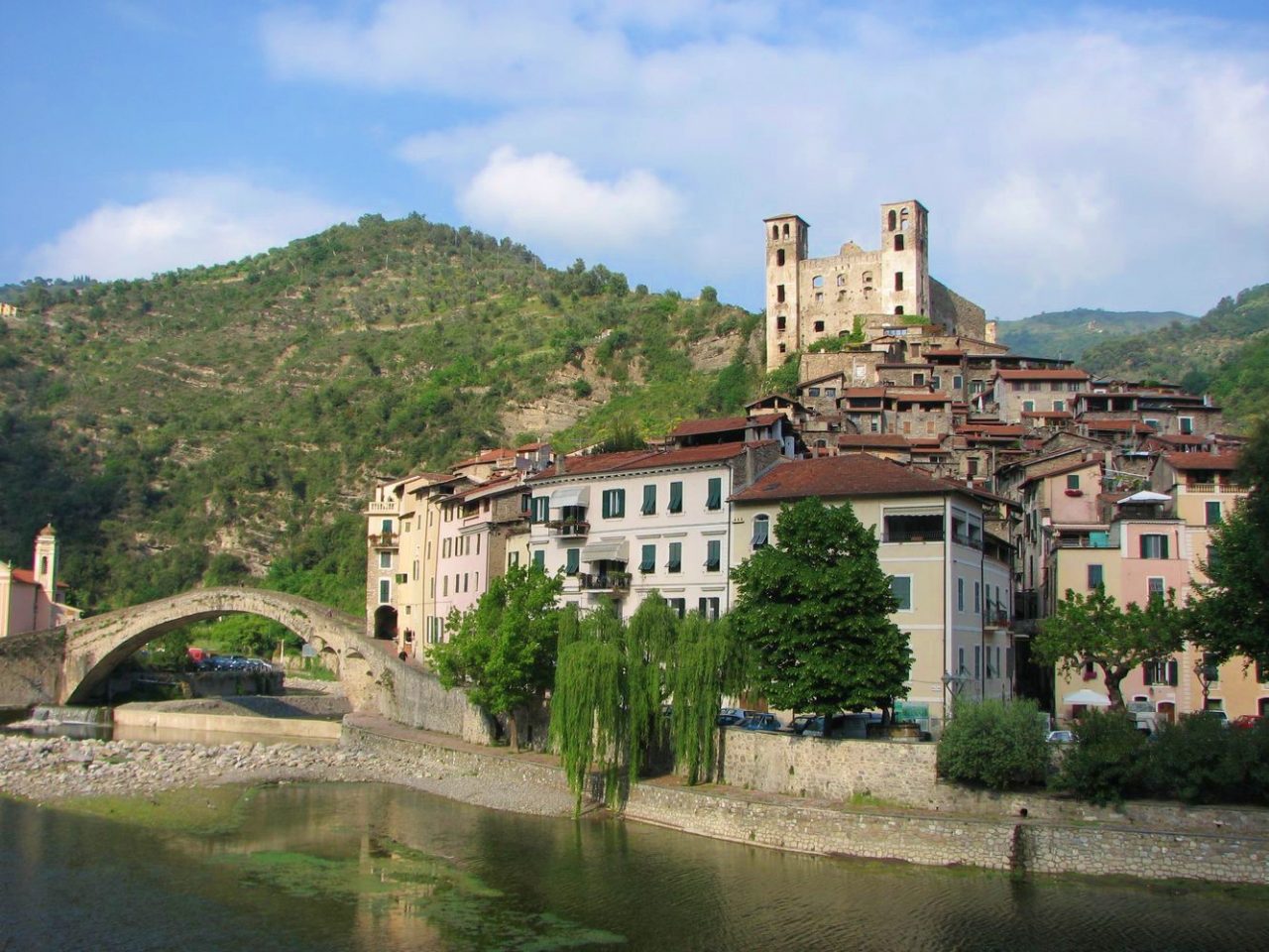 Dolceacqua, 4 milioni di euro per costruire una scuola
