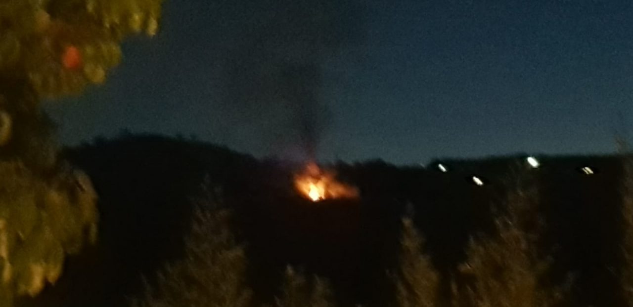 Bruciano i boschi di località Cinque Burche sopra Dolcedo