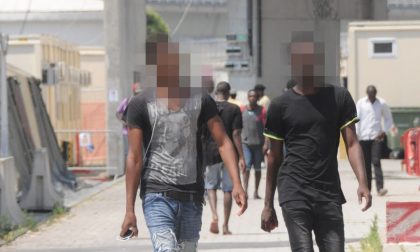 Migranti si nascondono in autoporto, ma il camion anziché in Francia ferma a Vallecrosia