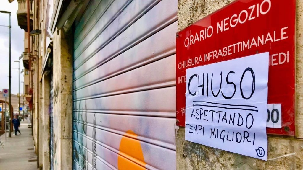 Un flash mob dei commercianti nella giornata del Primo maggio
