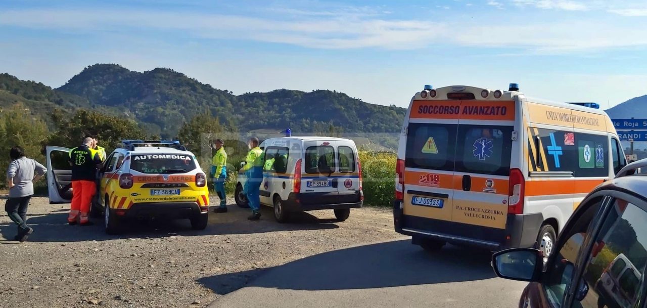 La tragedia di Pasqua: si impicca a 52 anni con il guinzaglio del cane