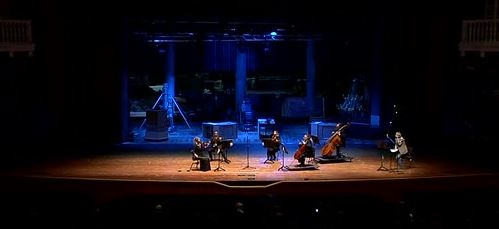 Genova festeggia la Liberazione nel primo teatro a riaprire – Il video del concerto