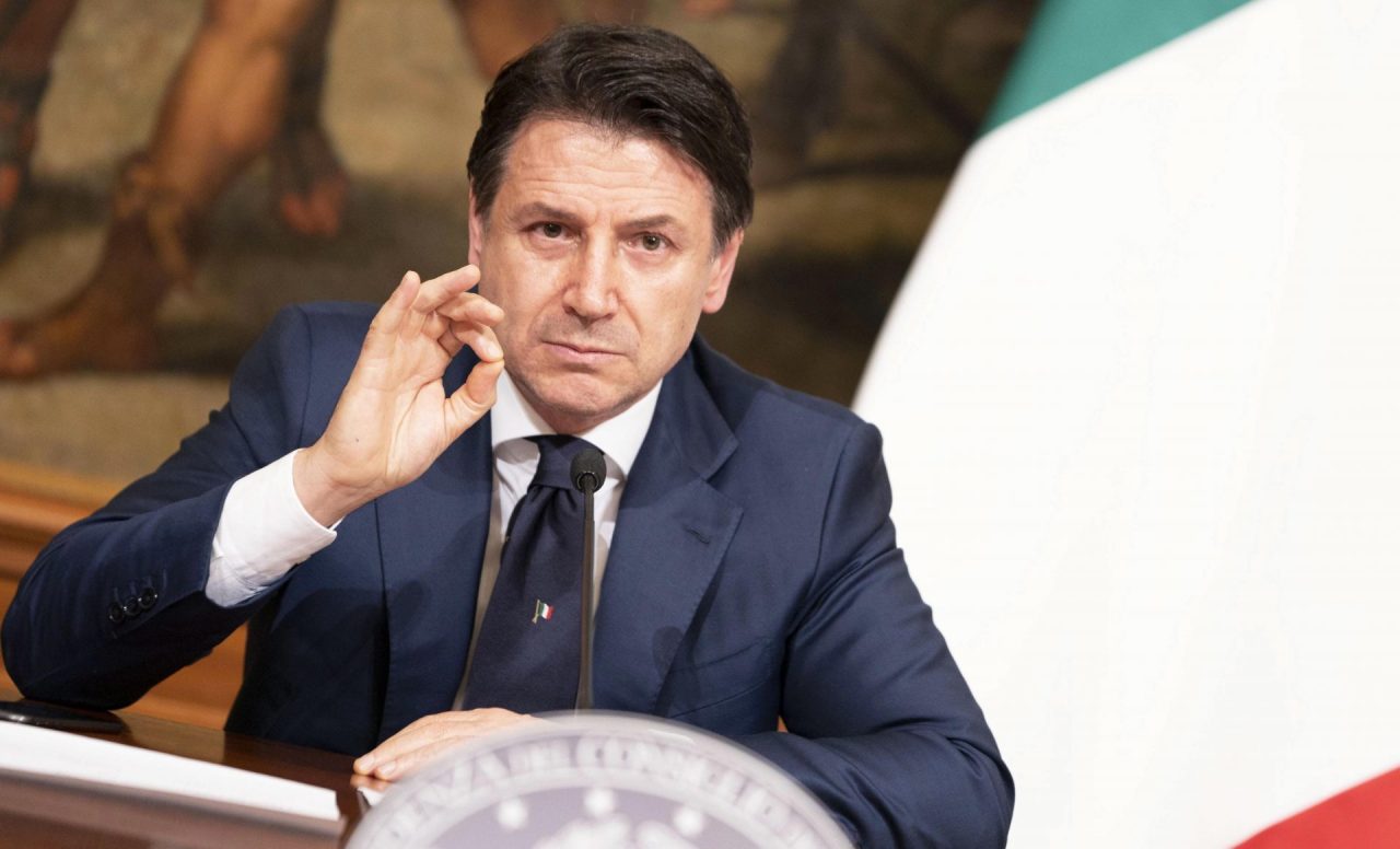 “Mascherine e distanziamento fino a che non avremo il vaccino”