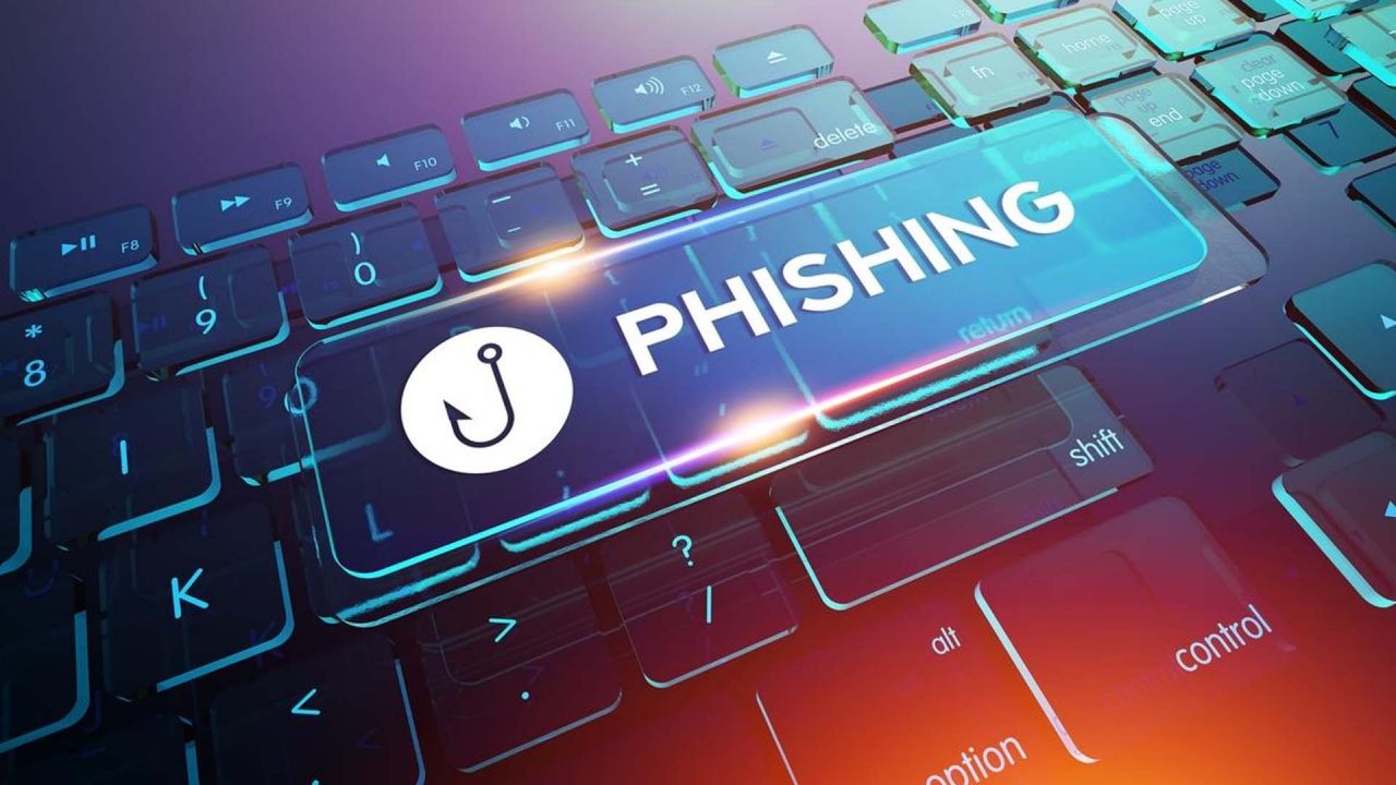 Esca online per dati sensibili, attenzione alla pagina “fake” dell’Agenzia delle Entrate