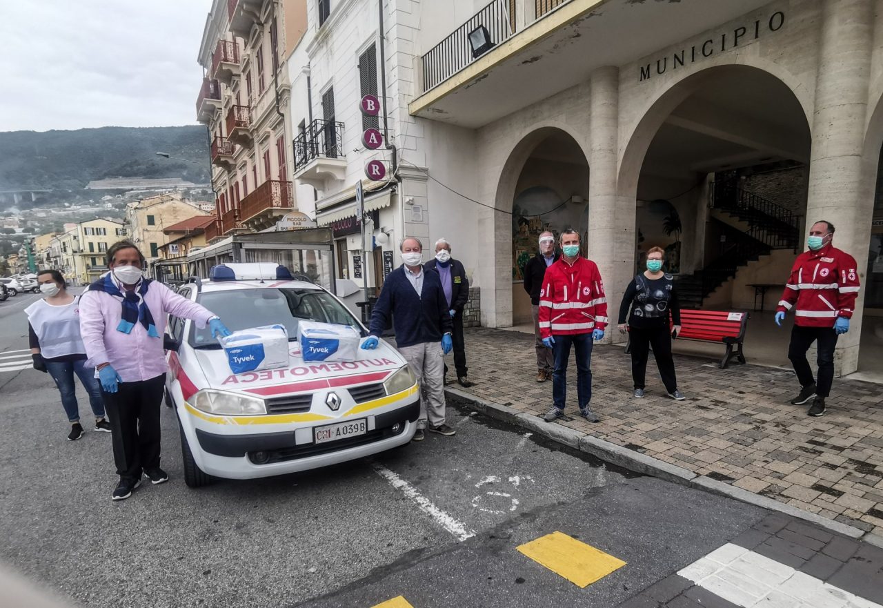 Da Ospedaletti donate 200 tute sanitarie per Ospedale e Croce Rossa