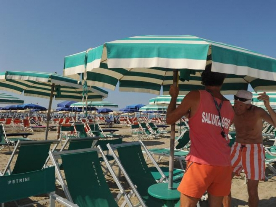 Patto tra Regione e Filcams : 500 euro al mese per lavoratori stagionali a rischio
