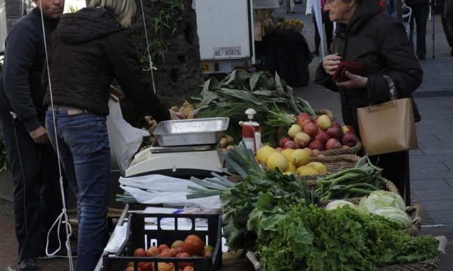 Lega imperiese si schiera con gli ambulanti sul cambio di location del mercato