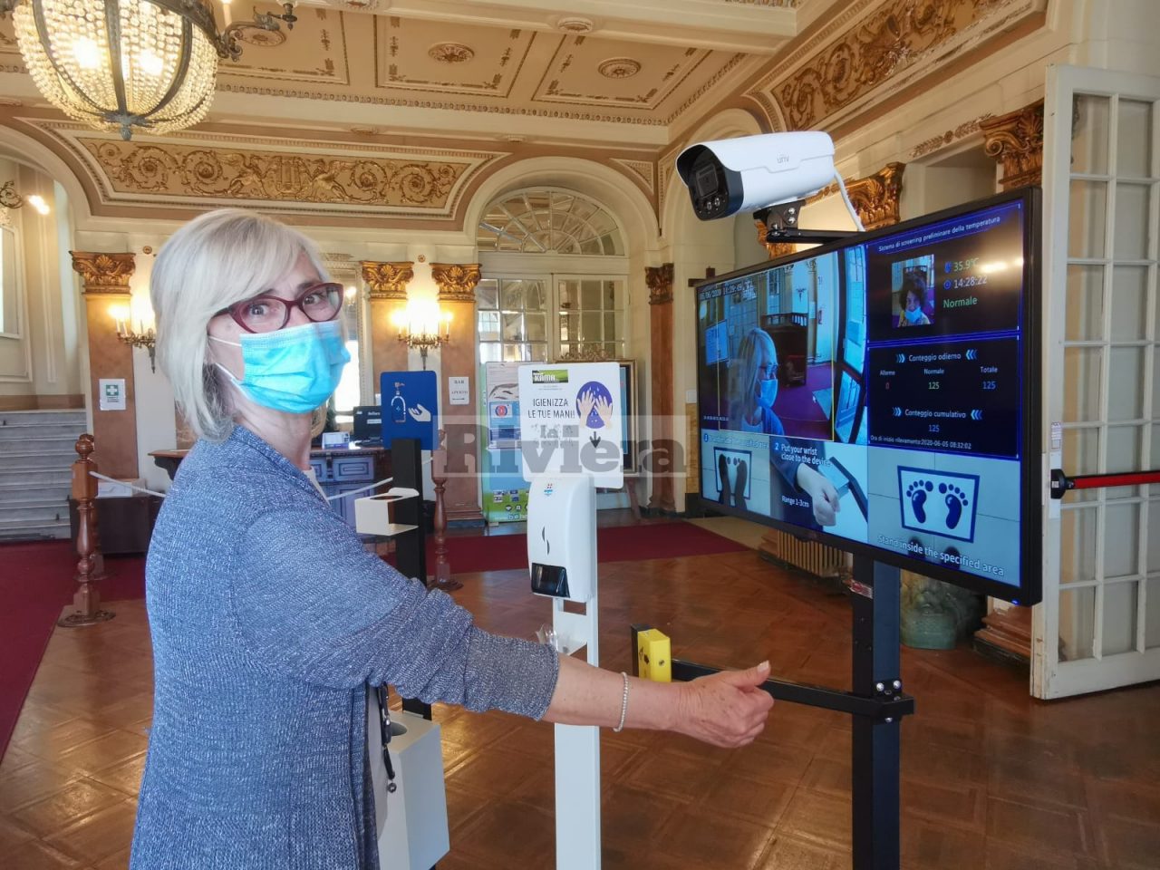 Per entrare in Comune a Sanremo si passa dal termoscanner con fotocamera. Video e Foto