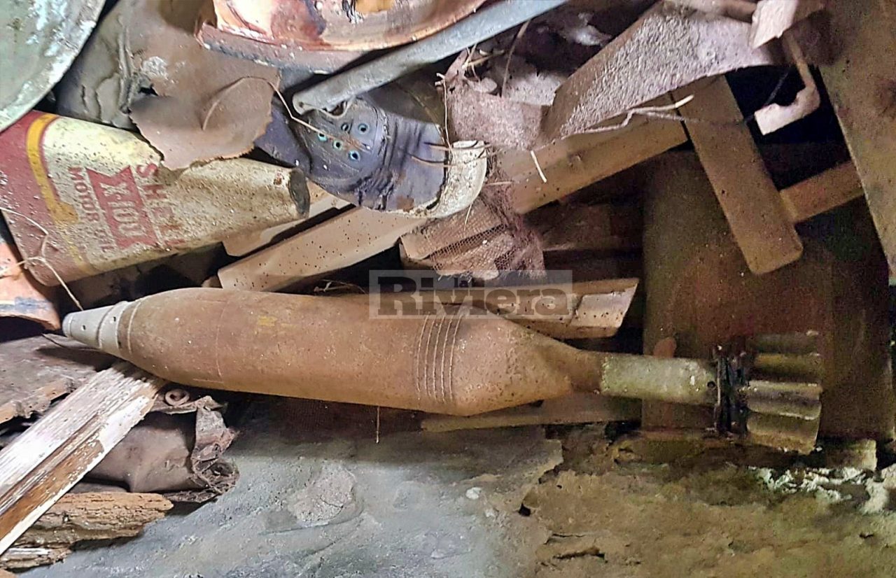 Bomba di aereo scoperta in un casolare abbandonato a Ventimiglia. Foto