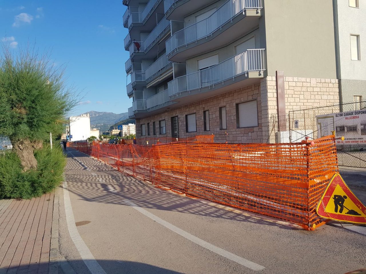 Vallecrosia: i cittadini del lungomare ostaggio del cantiere della ciclabile