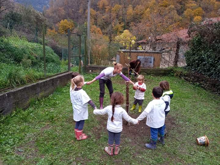 Servono solo due bimbi per salvare l’asilo