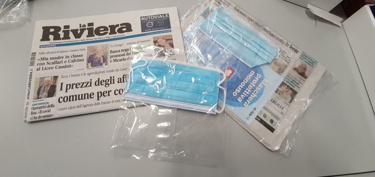 Una mascherina in omaggio insieme a La Riviera in edicola