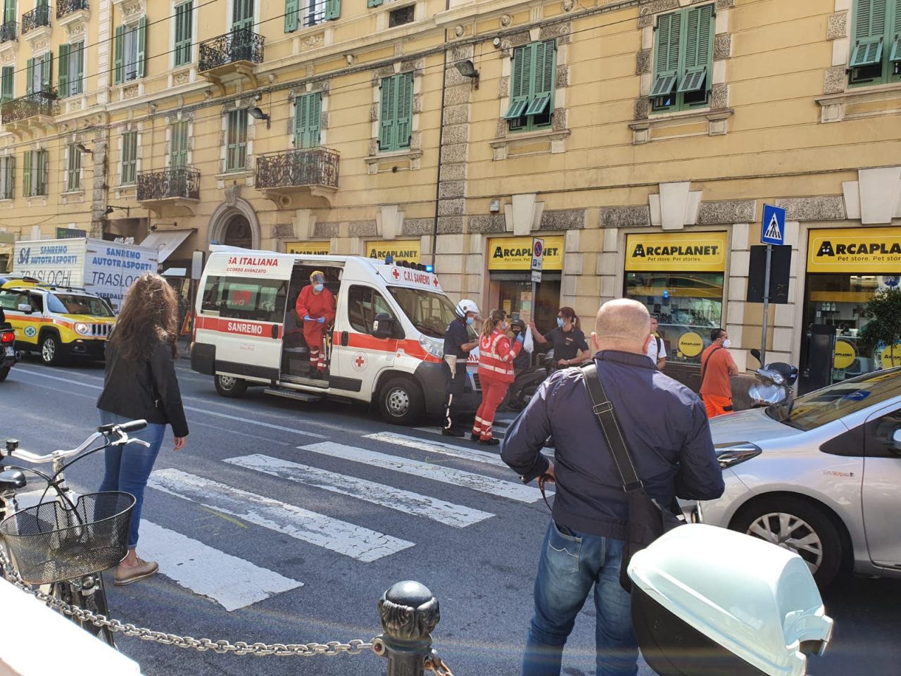 Investito sulle strisce da un camion anziano avvocato sanremese