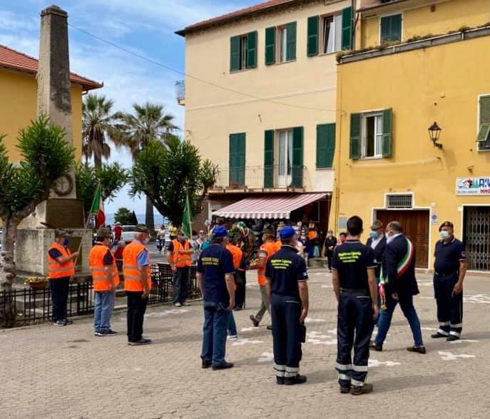 Riva Ligure festeggia la Repubblica “Il paese più bello del mondo”