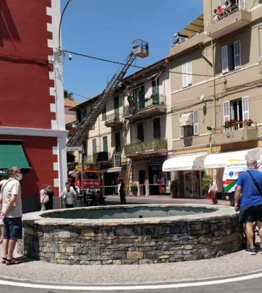 Vigili del fuoco autoscala Arma di Taggia