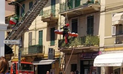 Donna soccorsa in casa con un'autoscala ad Arma di Taggia