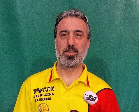 Stroncato da un malore a 53 anni mentre pedala in bicicletta
