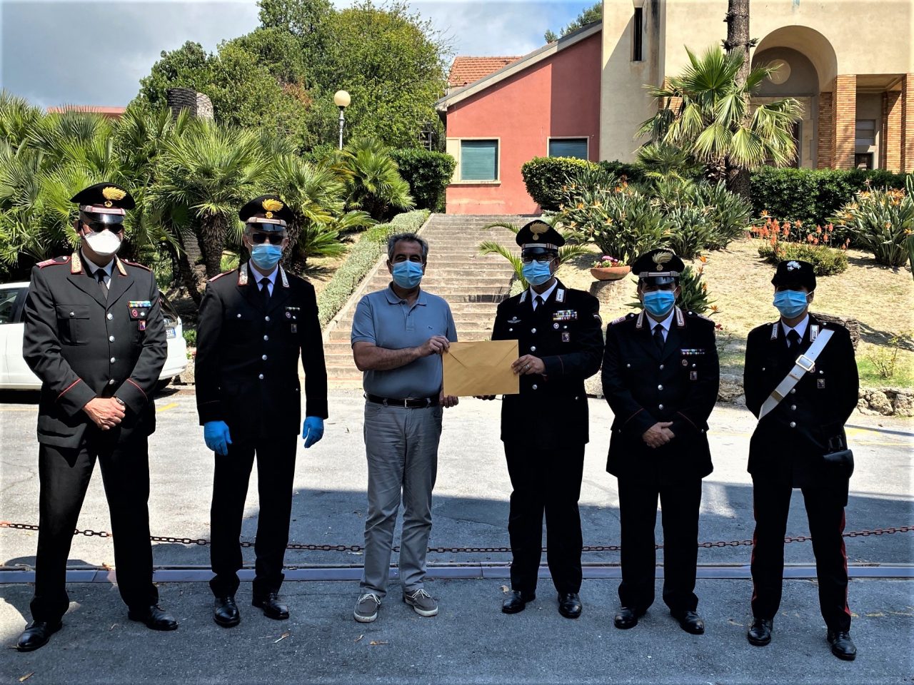 I Carabinieri ringraziano l’Als con un contributo simbolico