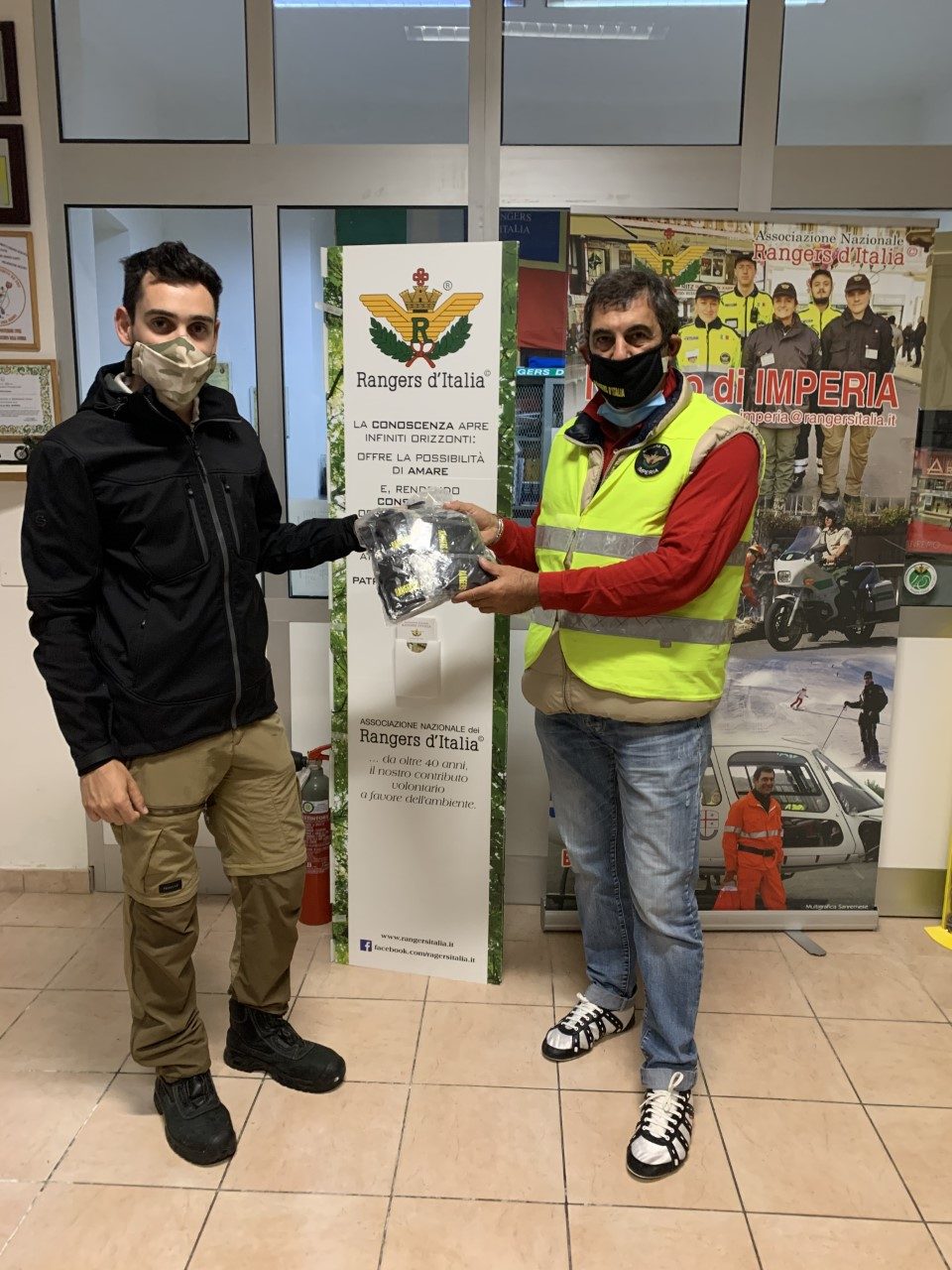 Colorificio dona mascherine ai Rangers d’Italia