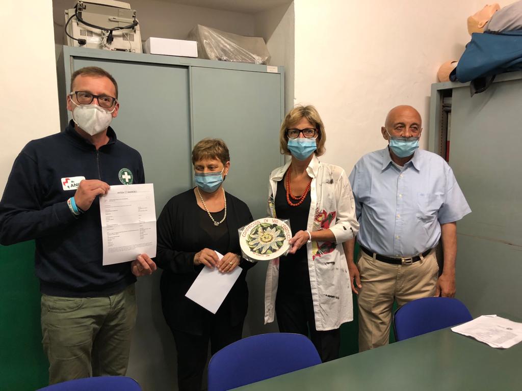 Guarito dal Covid il presidente della Compagnia di Via Carducci fa una donazione alla Croce Bianca