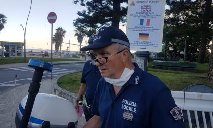 In pensione dopo 41 anni di lavoro, il vigile Fausto Siccardi appende la divisa al chiodo