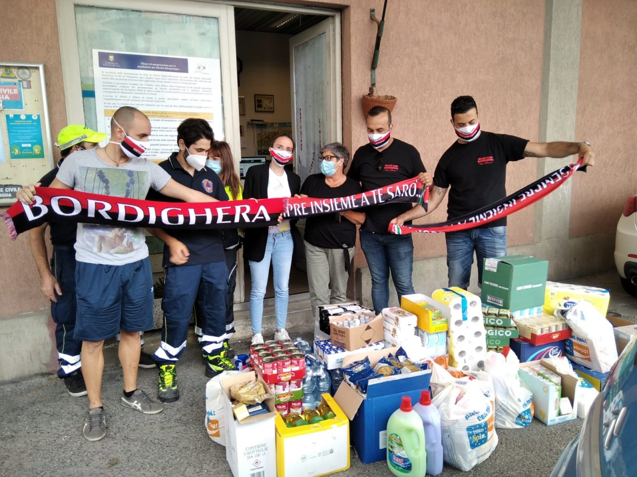 Milan club di Bordighera dona generi alimentari alla Protezione Civile di Vallecrosia