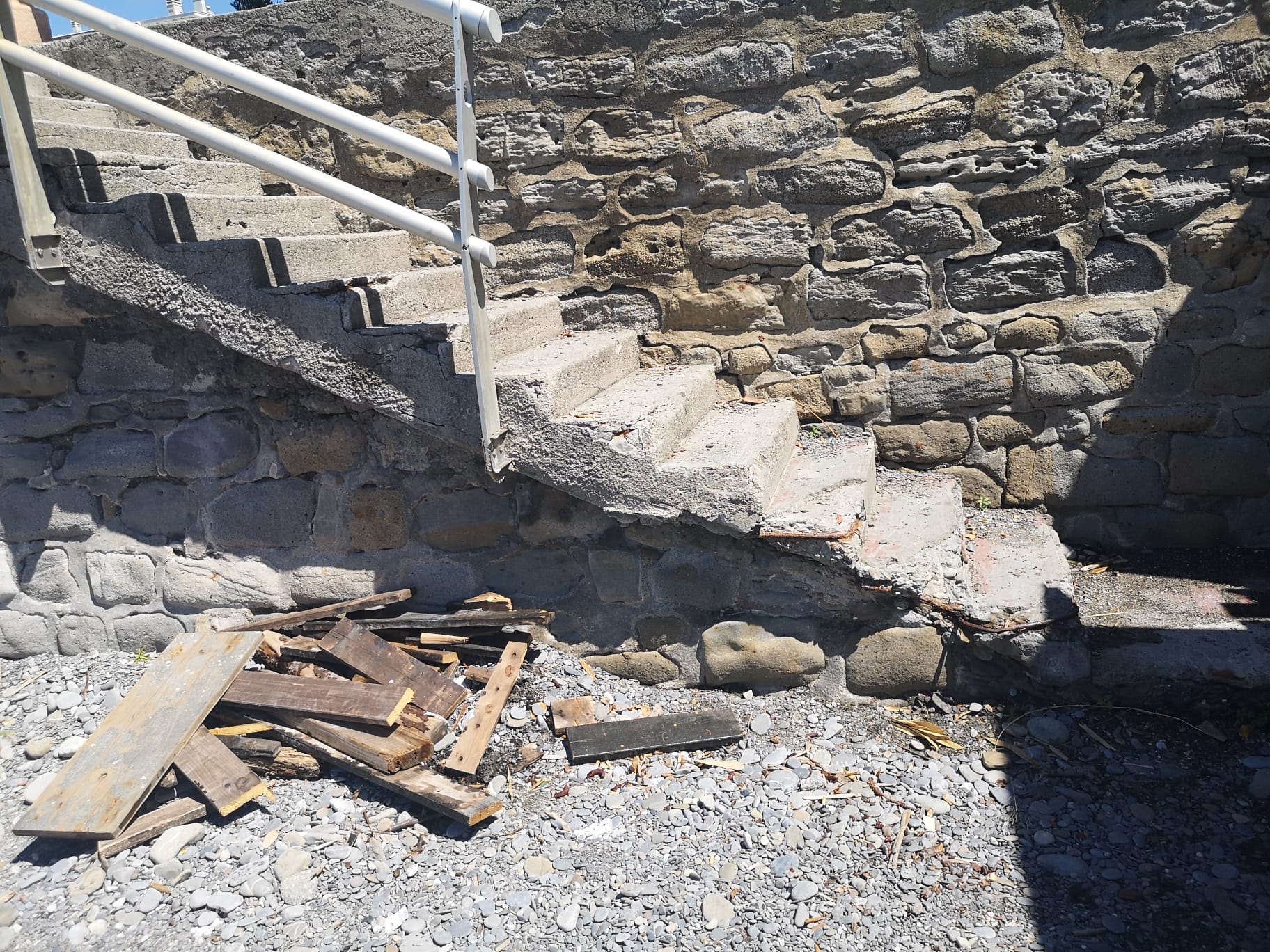 spiaggia libera bordighera2