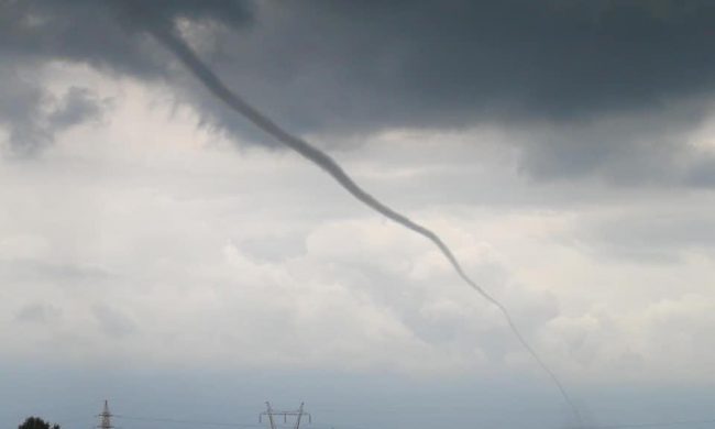 Lo spettacolare tornado di oggi nel Novarese – VIDEO