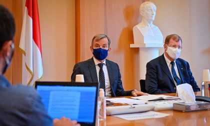 Mascherine obbligatorie in coda e test per i clienti degli hotel che arrivano da zone a rischio
