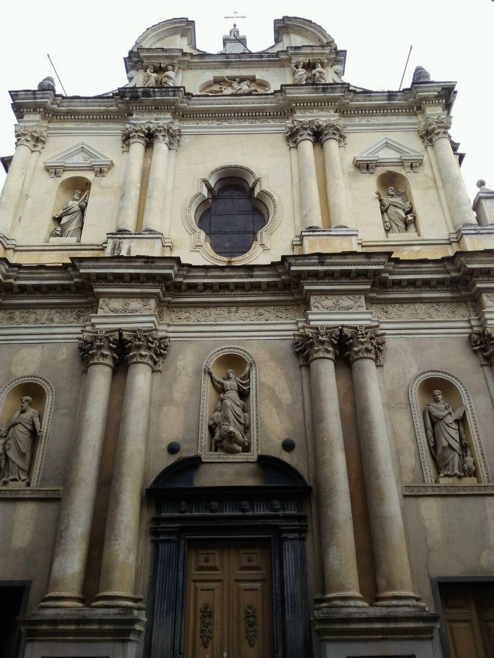 Cadono calcinacci dalla Chiesa di Badalucco