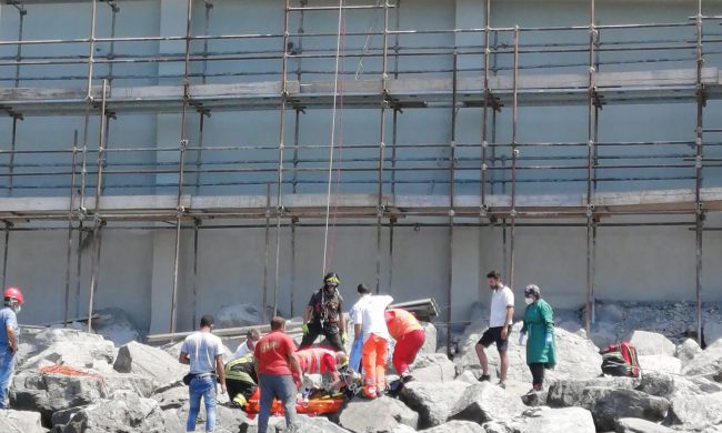 Operaio precipita sulla scogliera a Sestri Levante