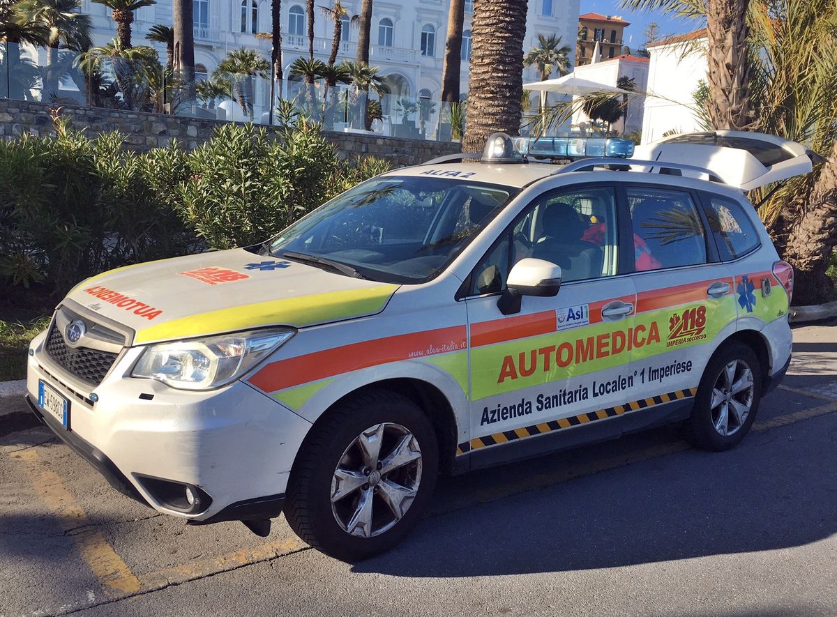 Stroncato da un malore su una panchina della ciclabile a Riva Ligure
