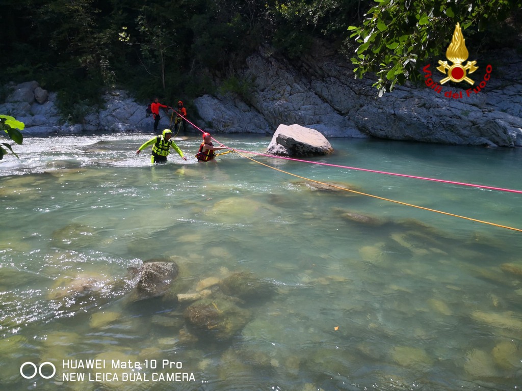 Escursionisti salvati in val Roya vigili ddel fuoco ondata piena 1_05