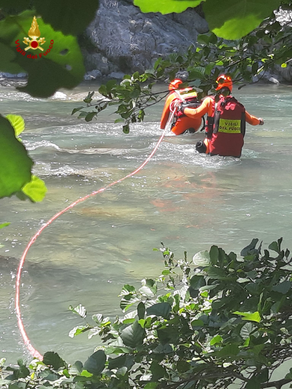 Escursionisti salvati in val Roya vigili ddel fuoco ondata piena 1_09