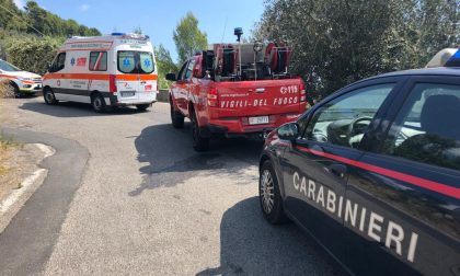 Finisce con il motocarro in una fascia, tragedia a Imperia