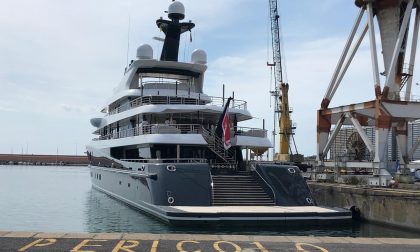 A Oneglia il mega yacht Phonenix 2
