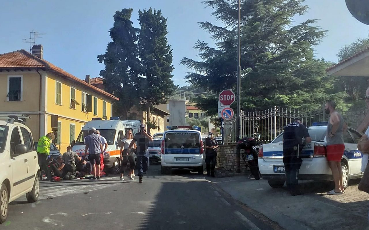 Schianto frontale in moto sul Capo Berta: grave un 19enne di Imperia