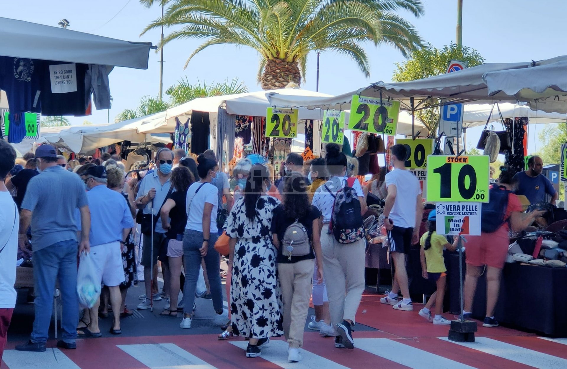 Mercato del venerdì Ventimiglia 21 agosto 2020_02