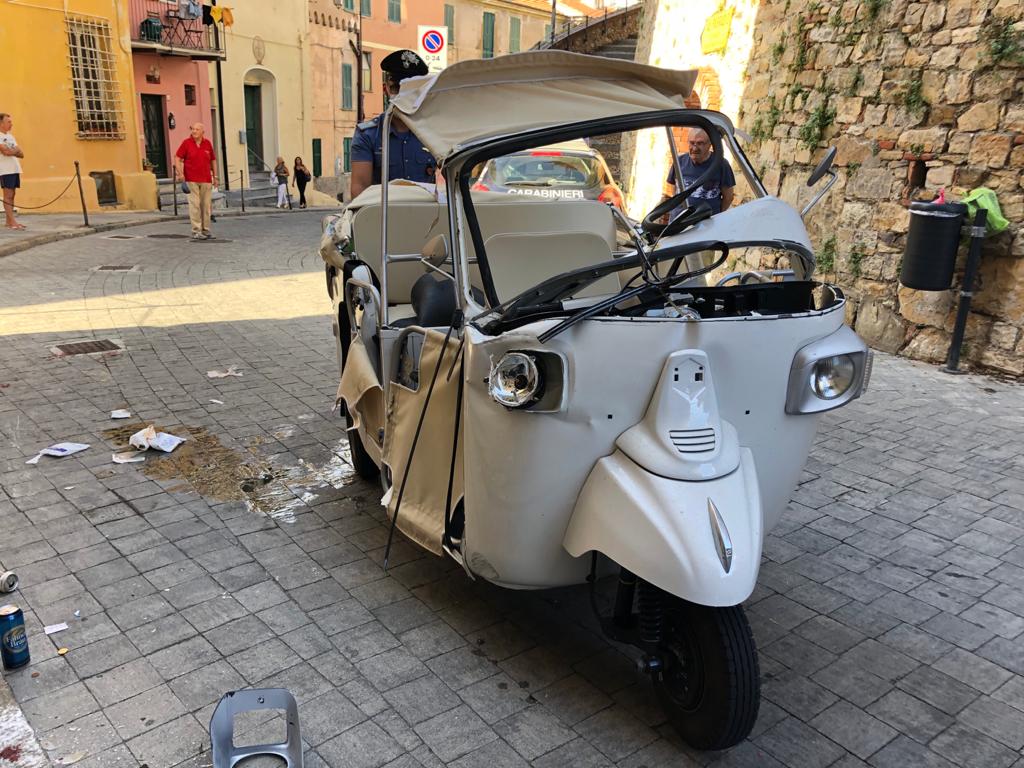 Motocarro cappottato Parasio Imperia_03