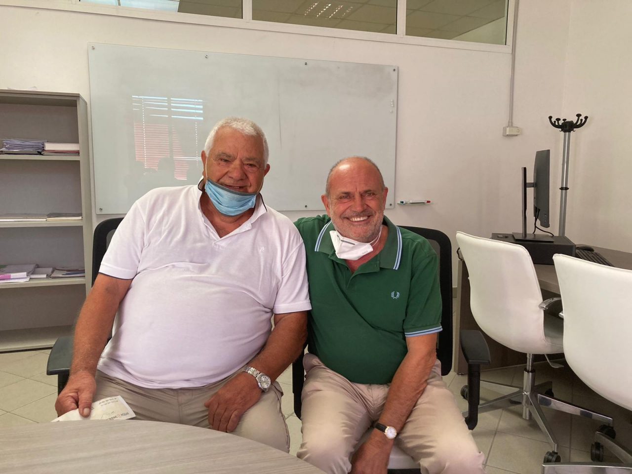 Storico floricoltore va in pensione. Festa negli uffici del Mercato dei Fiori