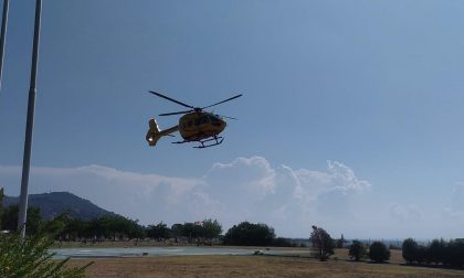 Uomo cade dal balcone, trasportato in elisoccorso al Santa Corona