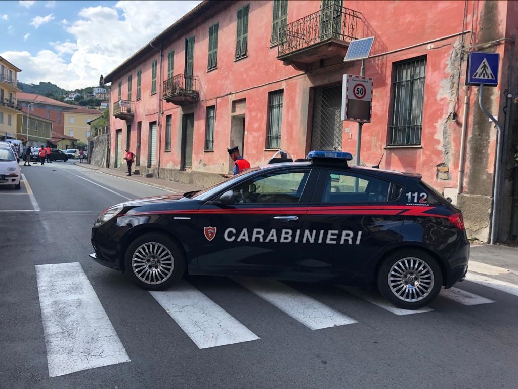 Auto si cappotta a Imperia. Ferita una donna