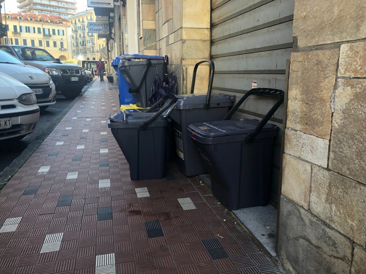 Guerra ai mastelli abbandonati Sindaco integra l’ordinanza