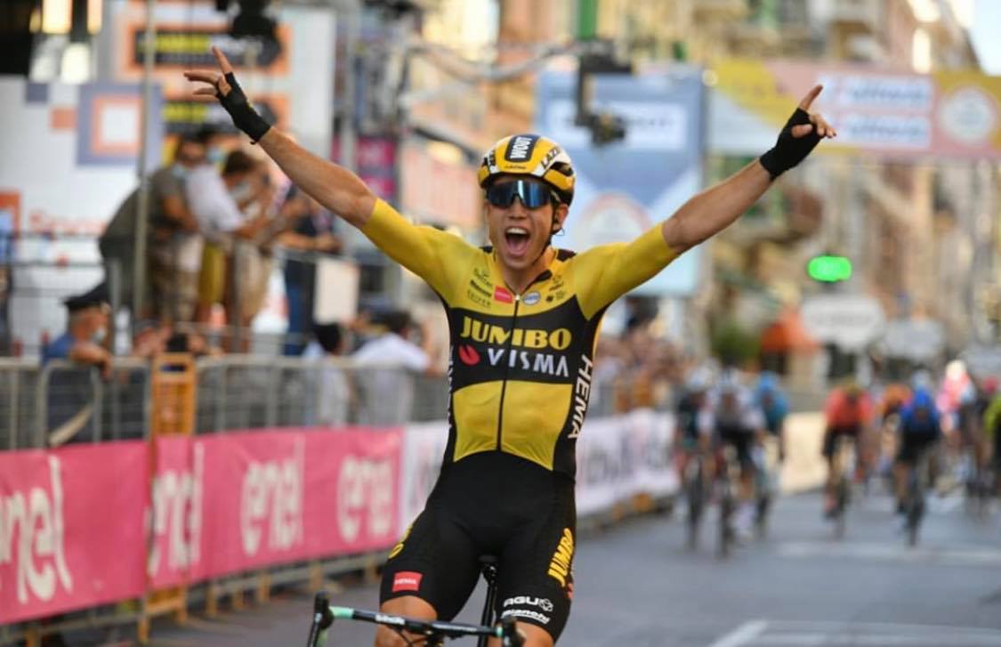 Vittoria al fotofinish per il belga Wout Van Aert