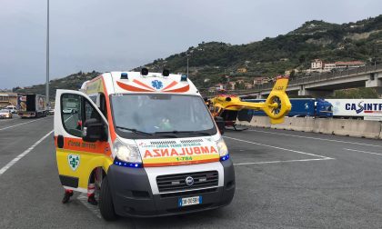 Camionista gravemente ferito a un braccio a Ventimiglia