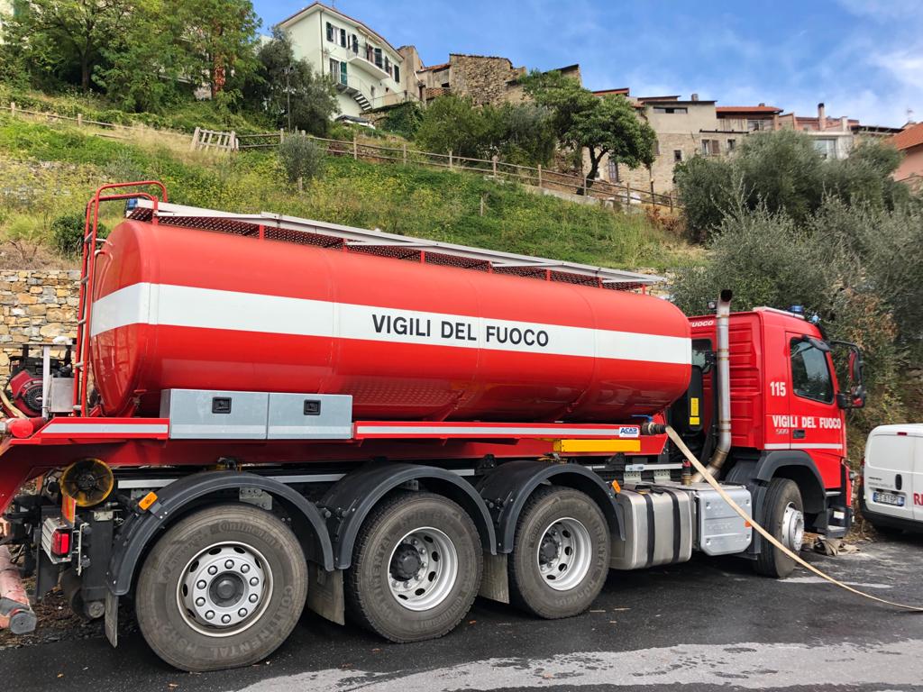 Emergenza idrica a Villa Faraldi: rifornimenti giornalieri di acqua