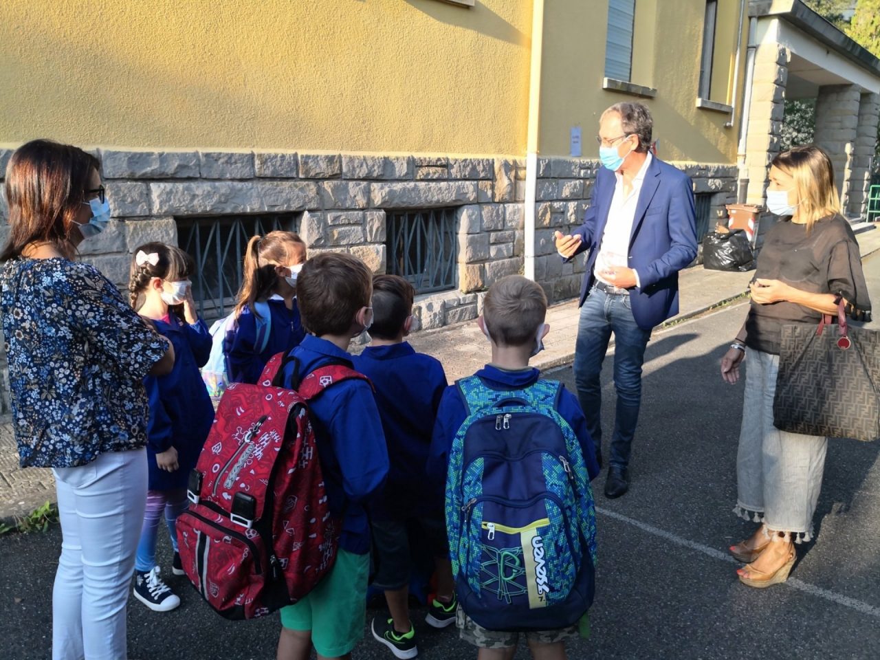 Primo giorno di scuola a Sanremo, sindaco Biancheri dà il benvenuto agli alunni