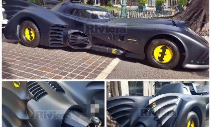 Nel Principato di Monaco è arrivato Batman con la sua inconfondibile "batmobile"