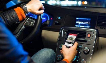 Polizia europea lancia una campagna contro smartphones alla guida