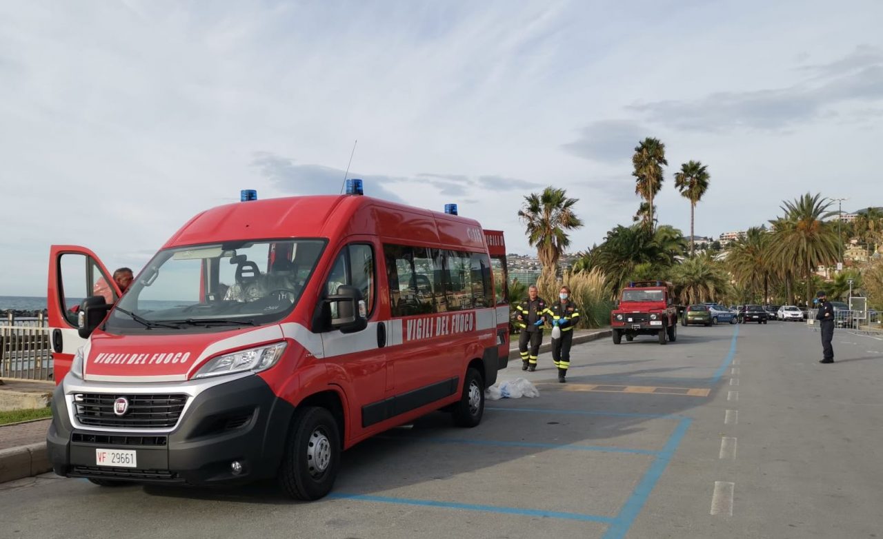 Gozzo alla deriva tra Arma e Riva Ligure, scattano le ricerche in mare